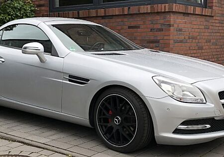 Mercedes-Benz SLK 200 umfangreich gewartet; Scheckheftgepflegt