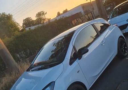 Opel Corsa 1.4 Color Edition Color Edition