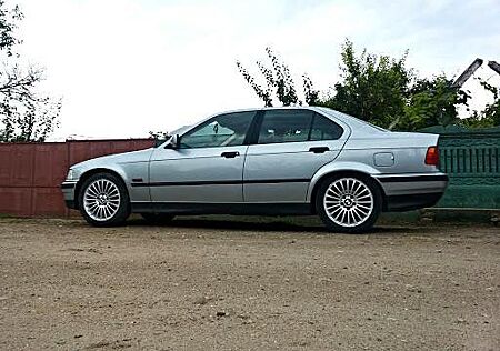 BMW 320iA Limousine Automatic, Klimaut, aus 2. Hand
