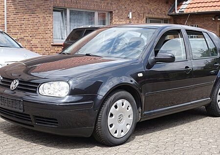 VW Golf Volkswagen 1.6 ,AHK,Tüv und Service neu
