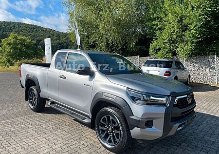 Toyota Hilux Extra Cab 2.8 D-4D Autom. 4WD Invincible