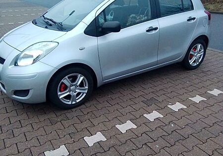 Toyota Yaris 1,33-l-Dual-VVT-i Cool Cool