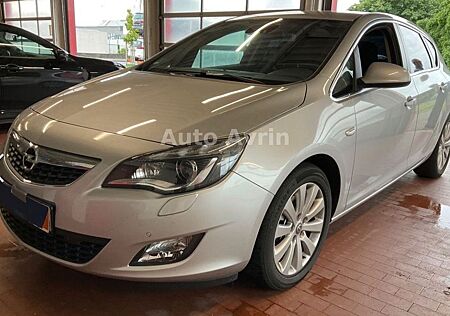 Opel Astra J Lim. 5-trg. Cosmo