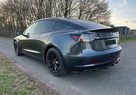 Tesla Model 3 Long Range | geräuschgedämmt | gepflegt