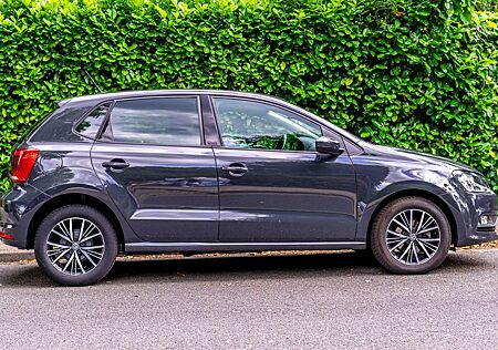 VW Polo Volkswagen 1,0 ALLSTAR, 5 Türen, Grau, 1. Hand