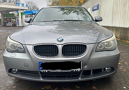 BMW 520i A -