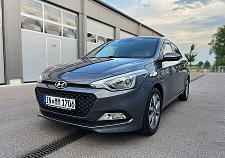 Hyundai i20 | 1.4 | Scheckheft | Sitzheizung
