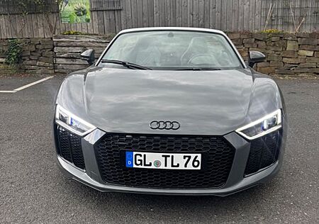 Audi R8 Spyder CARBON / KERAMIK-BREMSEN