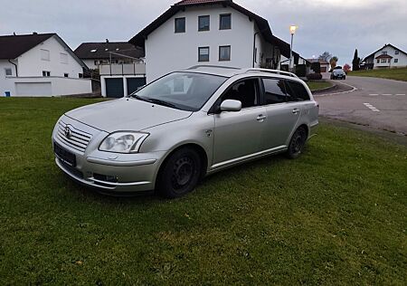 Toyota Avensis Combi Executive 2,2-l-D-CAT Executive