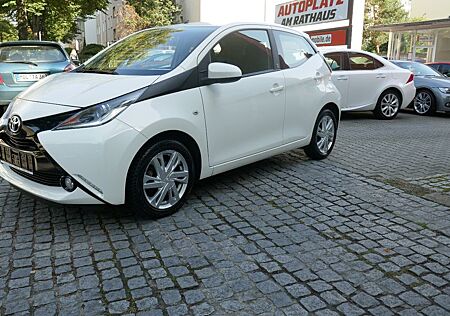 Toyota Aygo (X) Aygo -play Team D