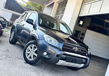 Toyota RAV 4 2.2-D-4x4 *KLIMAAUTOMATIK, AHK, TEMPOMAT