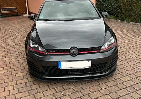 VW Golf Volkswagen GTI *TOP*VOLL*ACC*PANO*KLIMA*SITZHEIZUNG*SPORT*