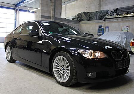 BMW 325i Coupé E92 Autom.*Leder*Xenon*SD*TÜV*GJRneu