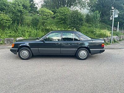 Mercedes-Benz 300E