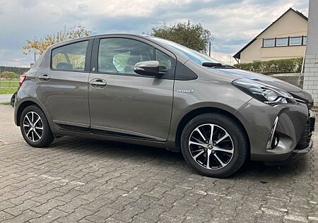 Toyota Yaris 1,5-l-VVT-i Hybrid CVT Team Deutschlan...