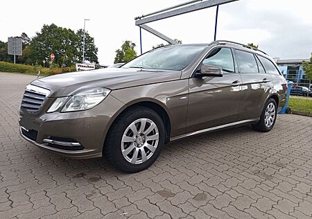 Mercedes-Benz E 250 CGI T BlueEFFICIENCY -