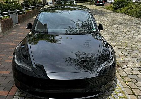 Tesla Model 3 Allrad mit Dualmotor Long Range