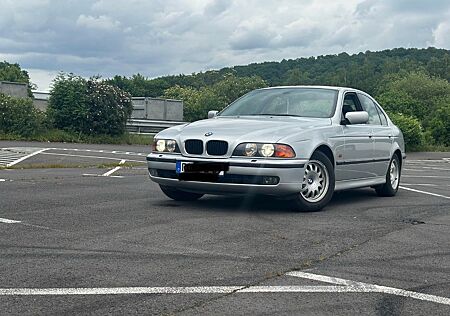 BMW 530d 184PS Reifen Neu, Schiebed, Elektr. Sitze