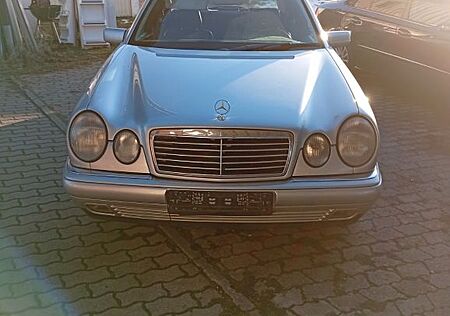 Mercedes-Benz E 280 4MATIC ELEGANCE Elegance