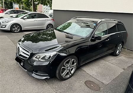 Mercedes-Benz E 250 T BlueTEC AVANTGARDE Autom. LED