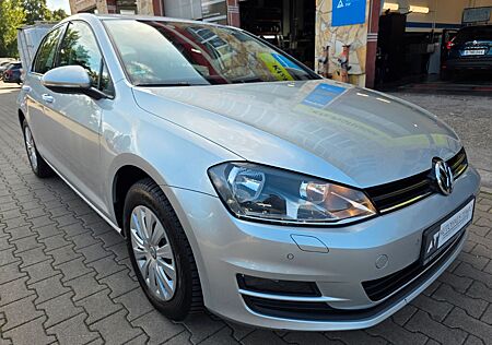 VW Golf Volkswagen VII Lim. Trendline BMT NAVI-PDC