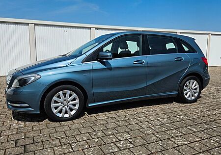 Mercedes-Benz B 200 BlueEFFICIENCY Edition 1, Automatik