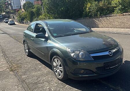 Opel Astra GTC 1.8 Panoramadach nahezu Vollausstattun