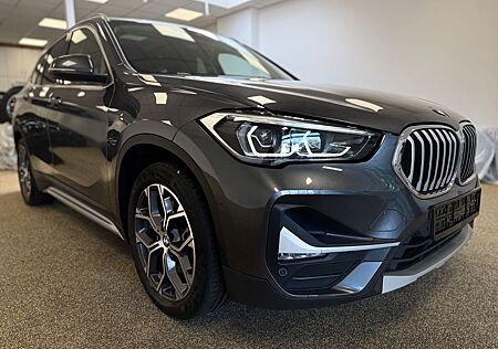 BMW X1 25e / xDRIVE / PANO / KEYLESS / HEAD UP