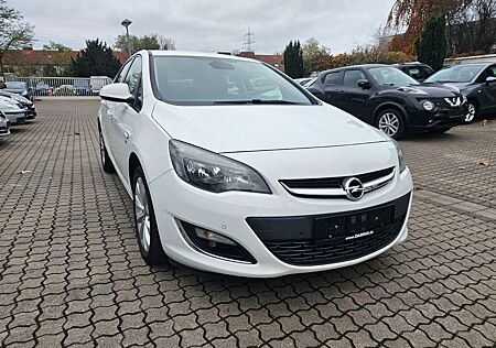 Opel Astra J Lim. 5-trg. Active