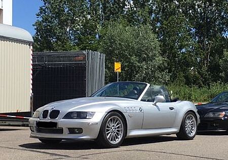 BMW Z3 Roadster 1.9i Top Ausstattung FL