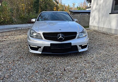 Mercedes-Benz C 63 AMG Performance Package