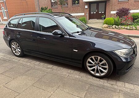 BMW 325i Touring -
