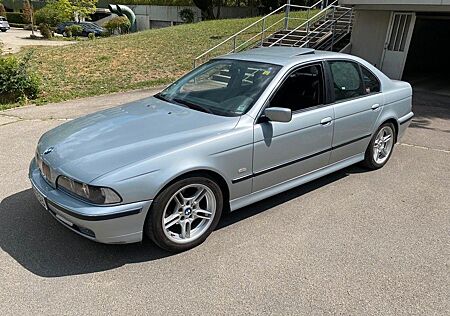 BMW 523ia