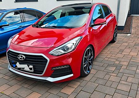 Hyundai i30 1.6 T GDI Vollausstattung scheckheftgepflegt