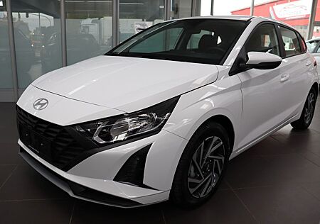 Hyundai i20 gebraucht kaufen Hyundai i20 1.2 Navi Klima PDC R.cam Alu16 SHZ SOFORT