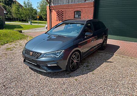 Seat Leon ST 300 Cupra 4 Drive Scheckheftgepflegt