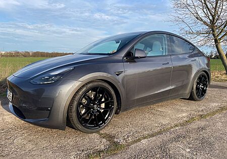 Tesla Model Y Dual Motor AWD Long Range