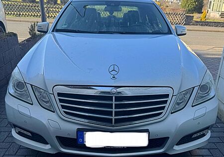 Mercedes-Benz E 220 CDI BlueEFFICIENCY -