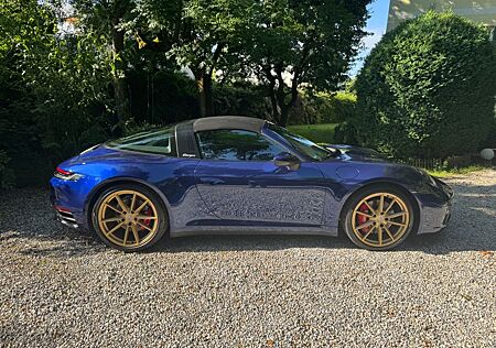 Porsche 992 Targa 4S Targa S, 1. Hand, top gepflegt
