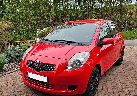 Toyota Yaris 1,3-l-VVT-i Sol TOP-Zustand