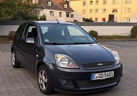 Ford Fiesta 1.3 Benzin 2008 TÜV 2027