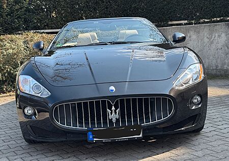 Maserati GranCabrio 4.7 V8 Automatik -