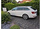 Skoda Superb 2.0 TDI DSG Ambition Combi Ambition