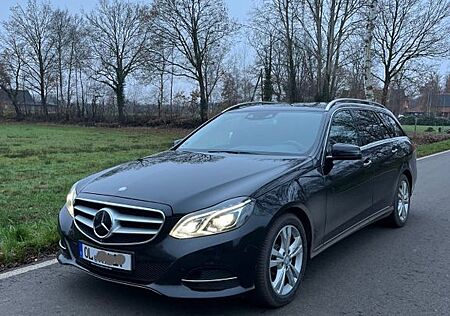 Mercedes-Benz E 220 BlueTEC BE T Edition AVANTG. Auto. Edi...