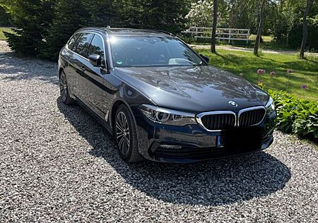 BMW 530d Sport Line HUD Navi-Prof.AHK Pano,Driv.-A
