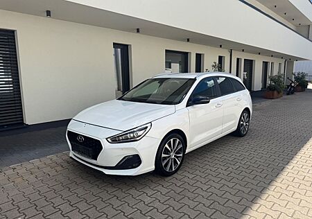Hyundai i30 YES! Plus Kombi-Klima-Navi-Xenon-Kamera-PDC