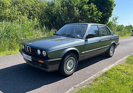 BMW 318i E30 SERVO/Allwetterreifen