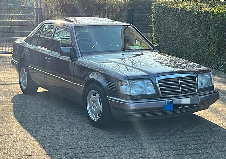 Mercedes-Benz 250