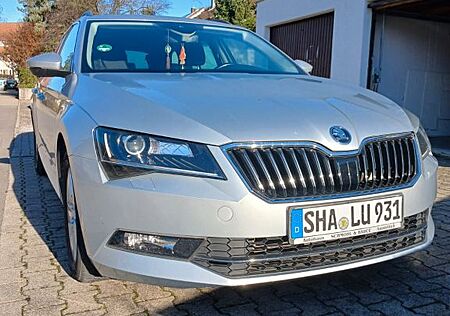 Skoda Superb 2.0 TDI DSG Combi Ambition *Navi*Xenon*