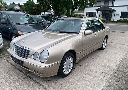 Mercedes-Benz E 270 CDI ELEGANCE AUTOMATIK el.GLASD. TÜV NEU !